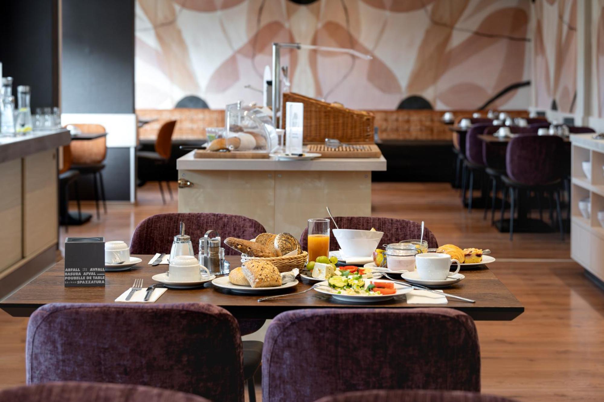 Hotel Astra Düsseldorf Esterno foto