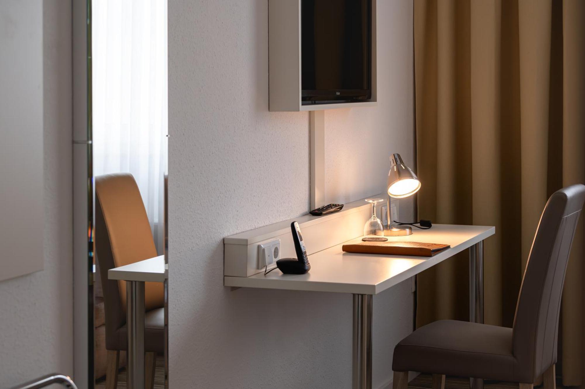 Hotel Astra Düsseldorf Esterno foto