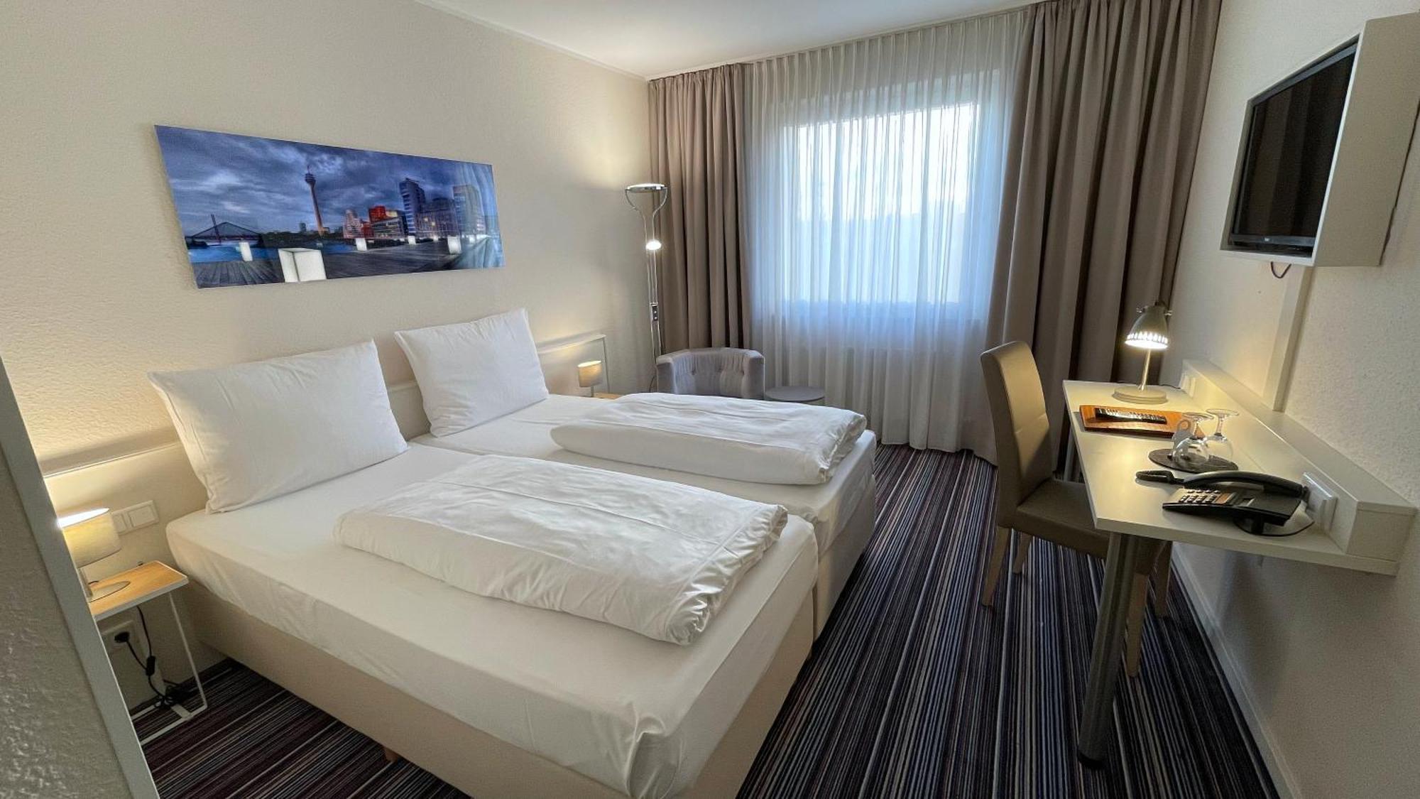 Hotel Astra Düsseldorf Esterno foto