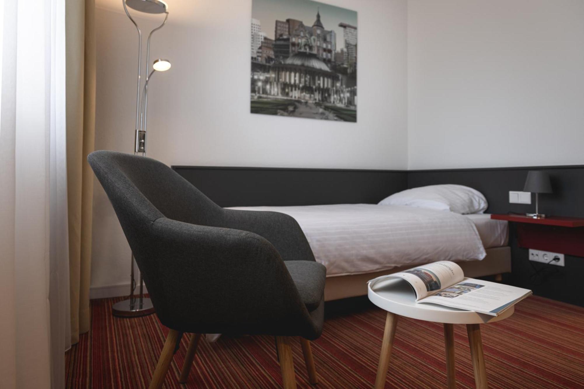 Hotel Astra Düsseldorf Esterno foto