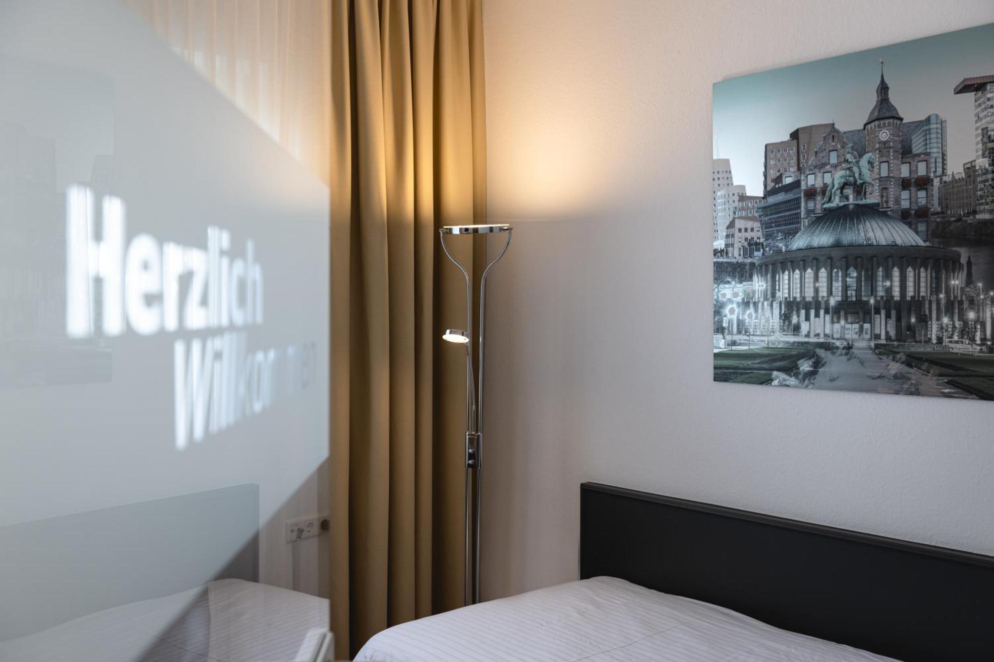 Hotel Astra Düsseldorf Esterno foto
