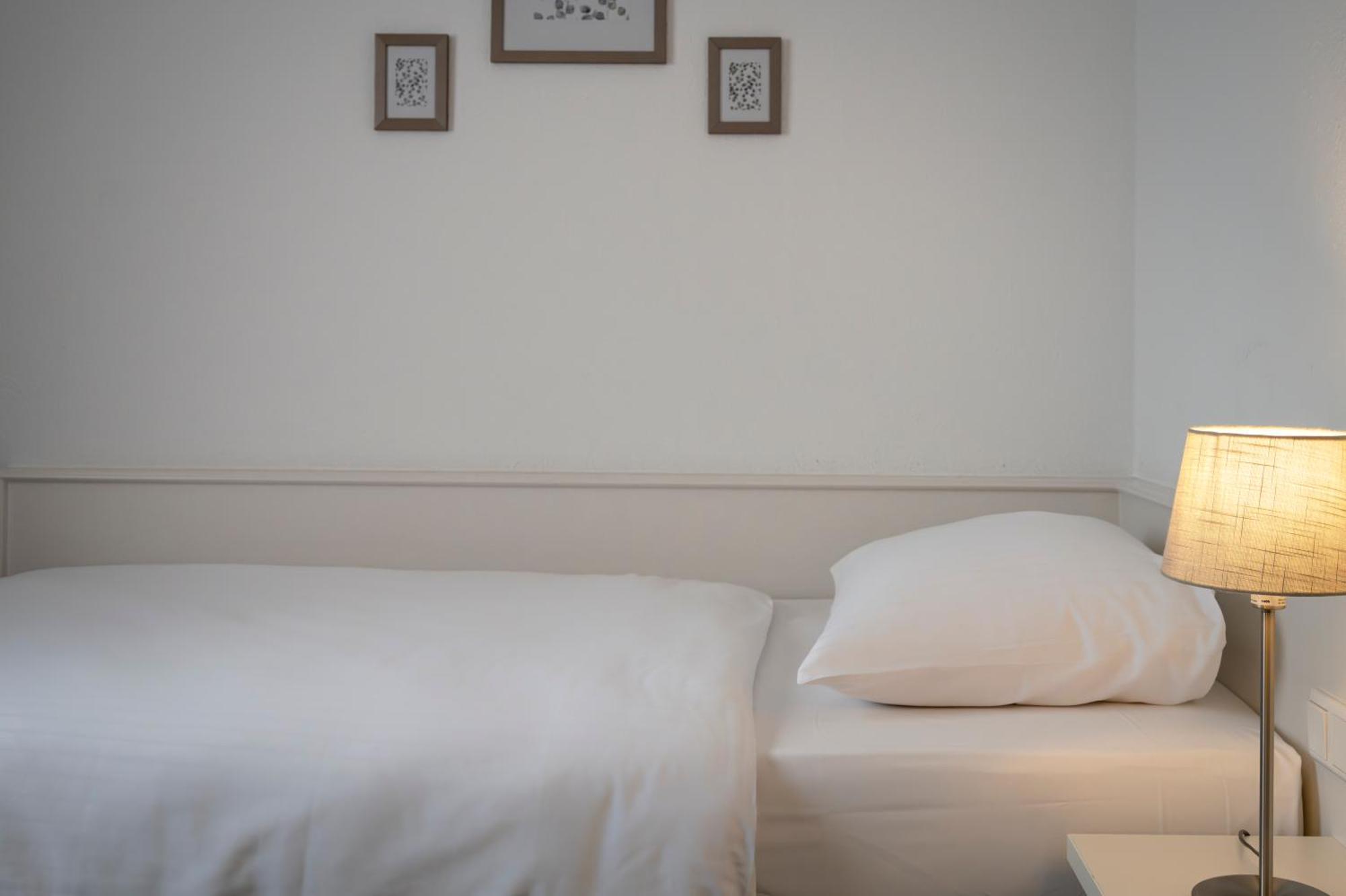 Hotel Astra Düsseldorf Esterno foto