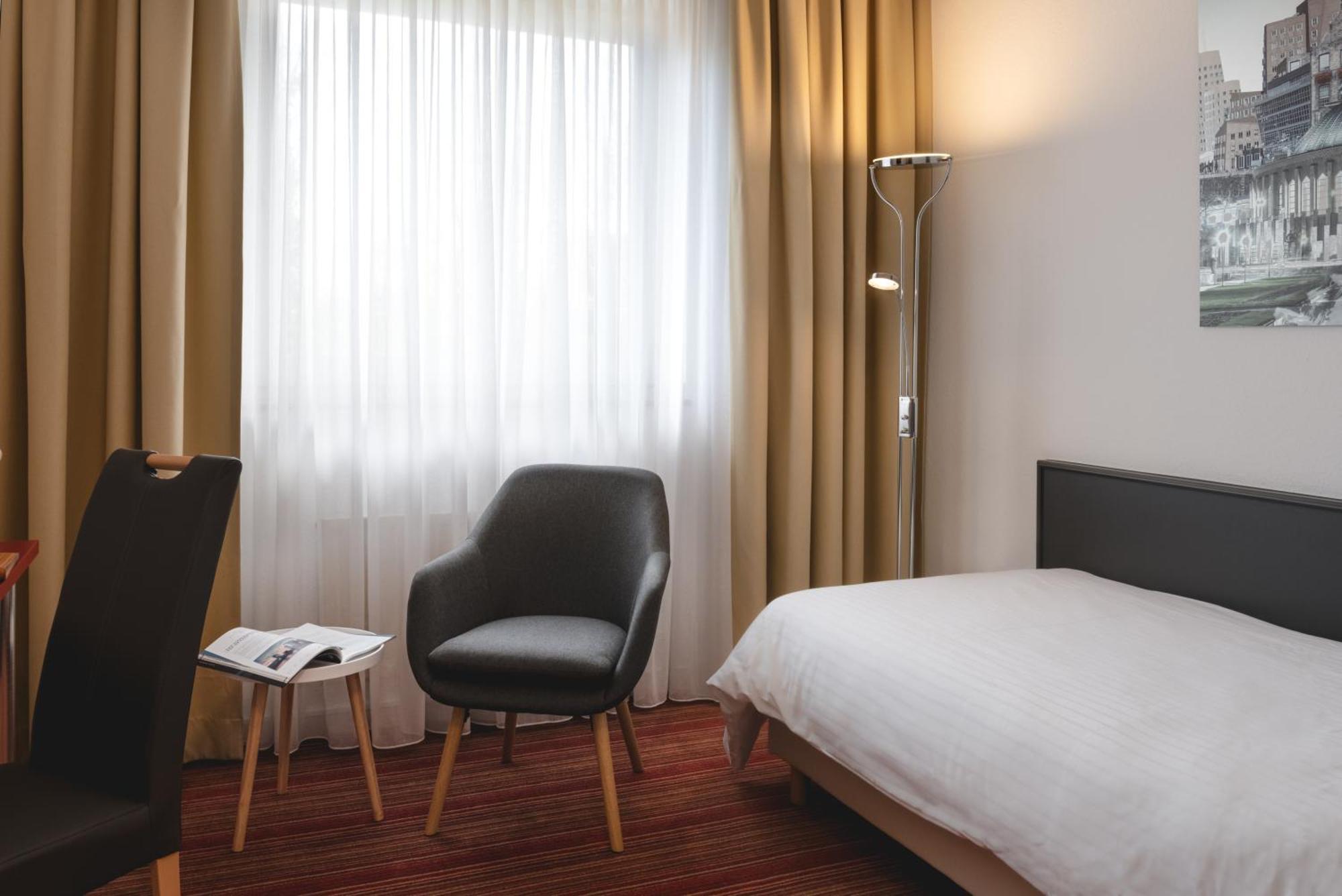 Hotel Astra Düsseldorf Esterno foto