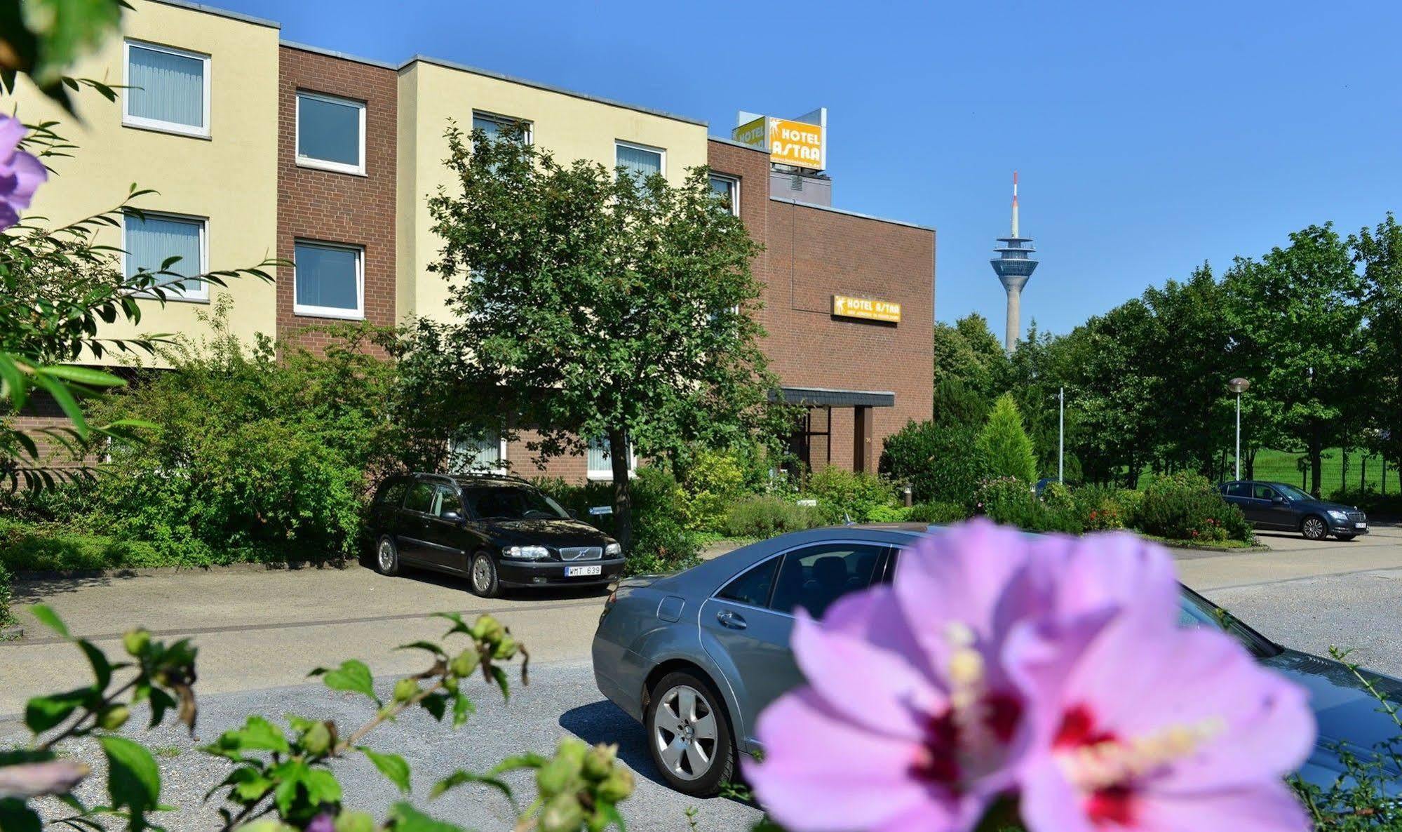 Hotel Astra Düsseldorf Esterno foto